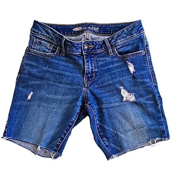 Old Navy Rock Star Cutoff Distressed 5 Pocket Mid Rise Shorts Women Size 8 - Picture 1 of 7